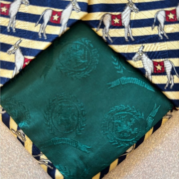 Tommy Hilfiger Democratic Donkey Stars Italian Silk Tie - Picture 7 of 8